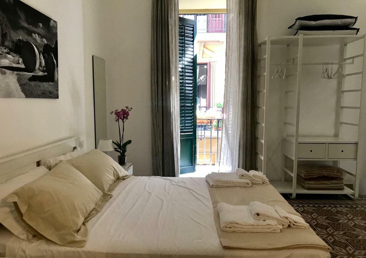 Fofino'S Rooms Palermo Bagian luar foto